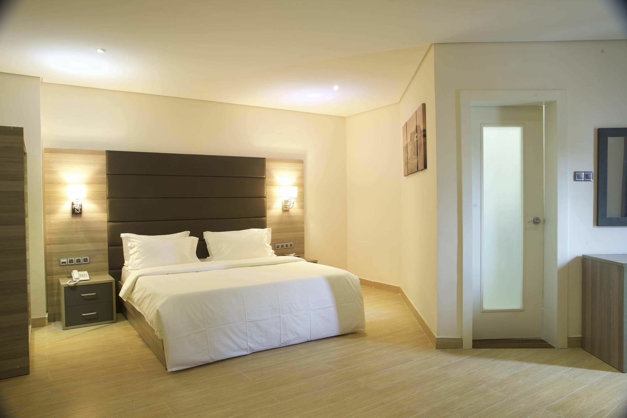 Scarlet Lodge Lagos Extérieur photo
